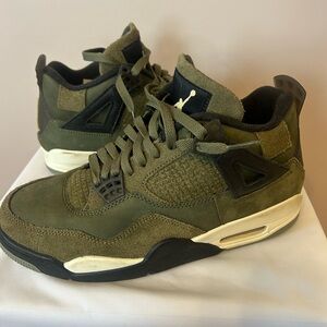 Air Jordan 4 Retro SE Nike Medium Olive/Pale Vanilla